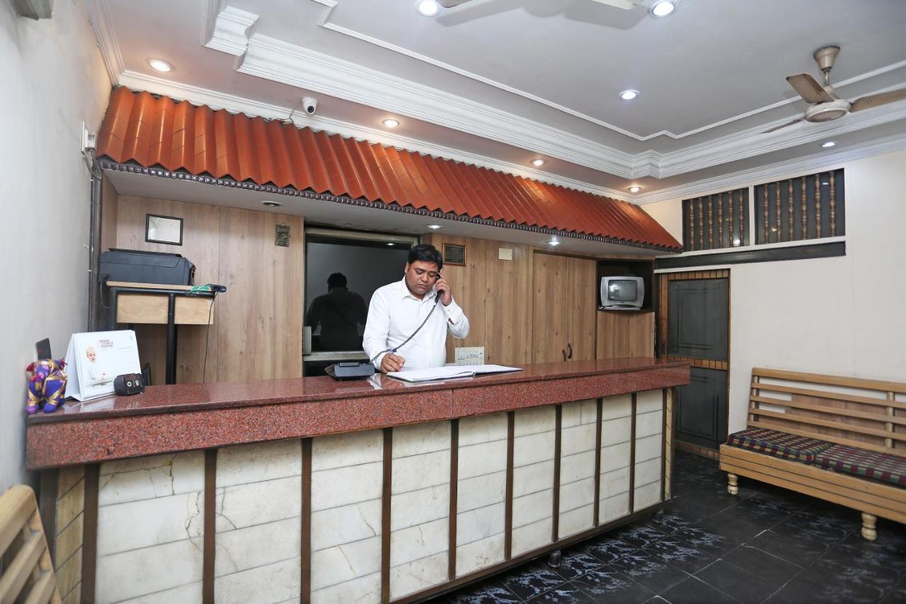 Oyo 9001 Hotel East West Калькутта Экстерьер фото