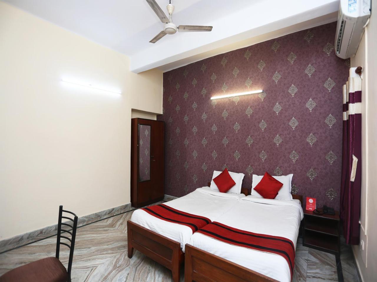 Oyo 9001 Hotel East West Калькутта Экстерьер фото