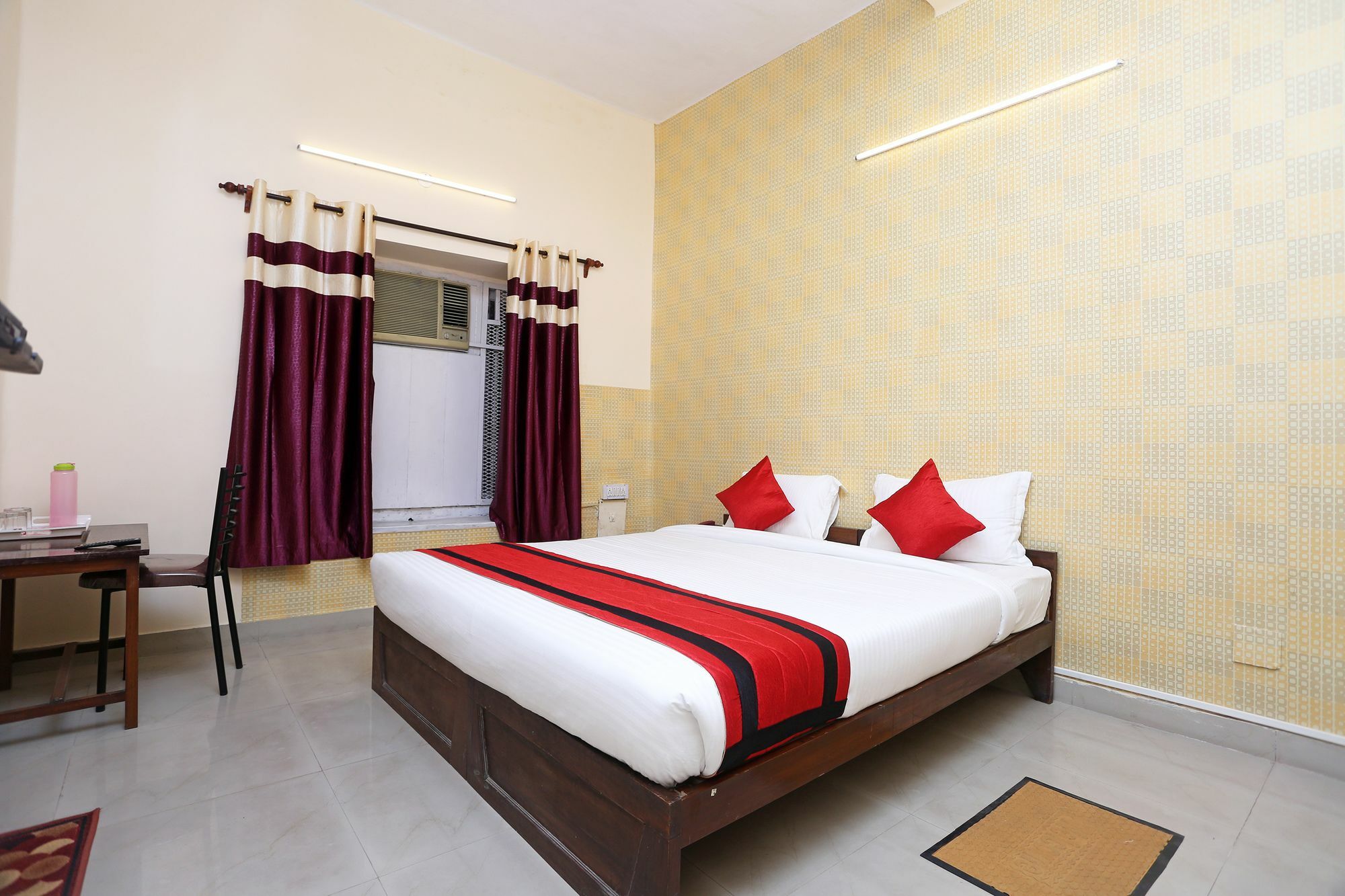 Oyo 9001 Hotel East West Калькутта Экстерьер фото